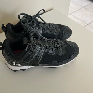 Size 2 under armour baseball cleats